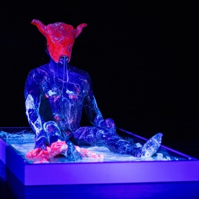 『クィア・コミュニオン　ロン・エイシー』（英語） Queer Communion: Ron Athey - Artguide – Artforum International