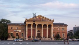 M&#369;csarnok / Kunsthalle Budapest