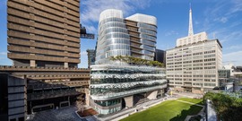 No place for mannequins: Remaking the fashion archive