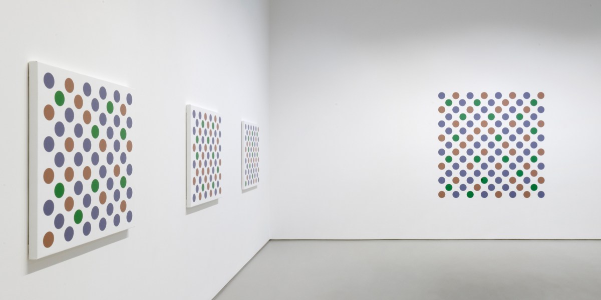 Bridget Riley, installation View, 2017. Photo: Charles Duprat. Courtesy the artist and Galerie Max Hetzler, Berlin I Paris.