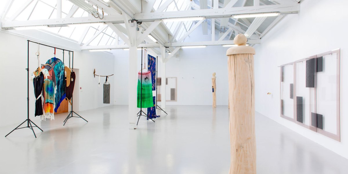 40mcube. View of the exhibition Bertfalhe - Hélène Bertin, éléonore False, Ingrid Luche. Produced by 40mcube / Cnap. Photo: Margot Montigny.