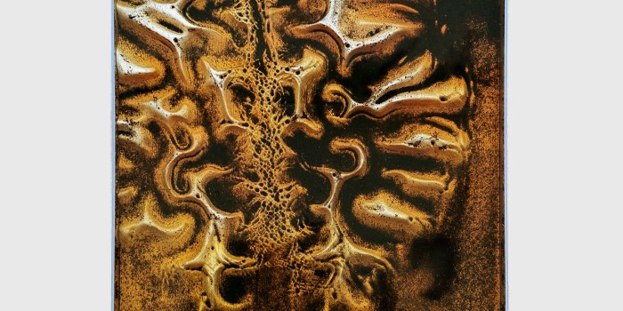 Jura Shust, Breath-filled glass crown 3, 2025
