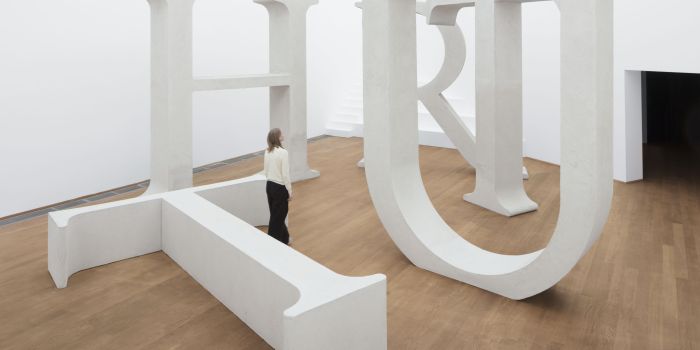 Exhibition view „Shilpa Gupta. What Still Holds“, Hamburger Bahnhof – Nationalgalerie der Gegenwart, 27.03.2026 - 03.01.2027, Depicted: Truth, 2022-2025 © Shilpa Gupta. Staatliche Museen zu Berlin, Nationalgalerie / photo: Luca Girardini