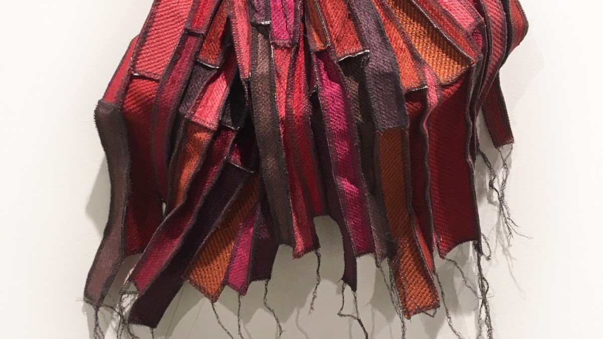 Holly McCabe, Planum Tortuosum Calidum, 2020. 
Burlap fabric samples over lock thread. 15 x 15 x 5 inches. Photo by the artist, courtesy of Distortion Society.